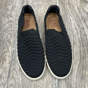 DUNES Zig Zag Black Memory Foam Slip On Sneakers Size 6